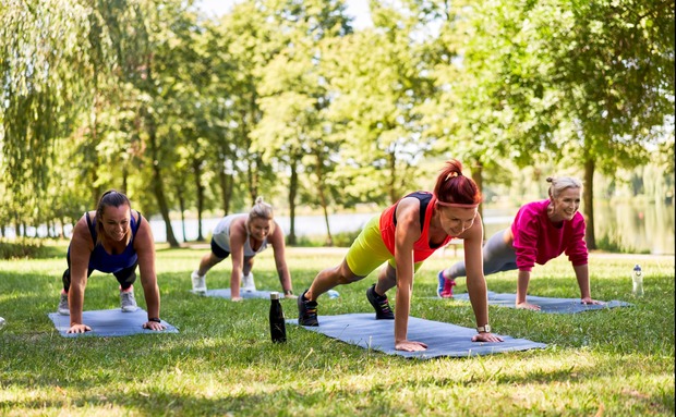 Fitness na świeżym powietrzu. Najlepsze formy aktywności na każdą porę roku